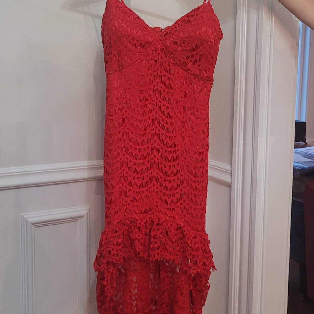 NEW High-Low Red Lace Ruffle Detail Dress. Size 2. - Picture 3 of 16